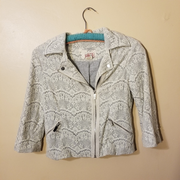 BKE Jackets & Blazers - BKE Gray and White Lace Buckle Jacket Size Small